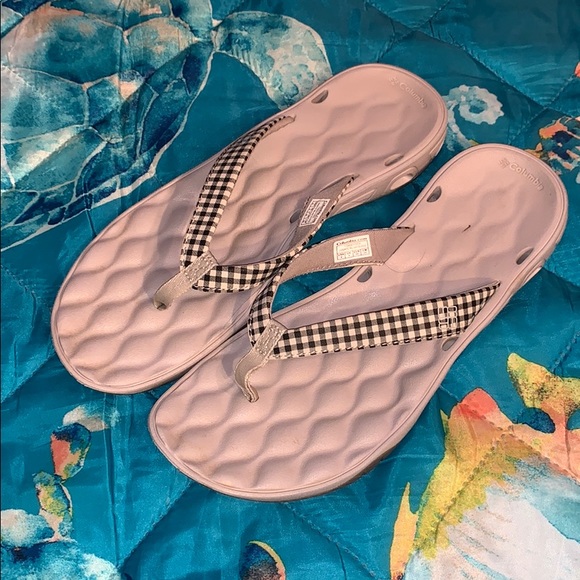 Columbia Shoes - Columbia padded flip flops